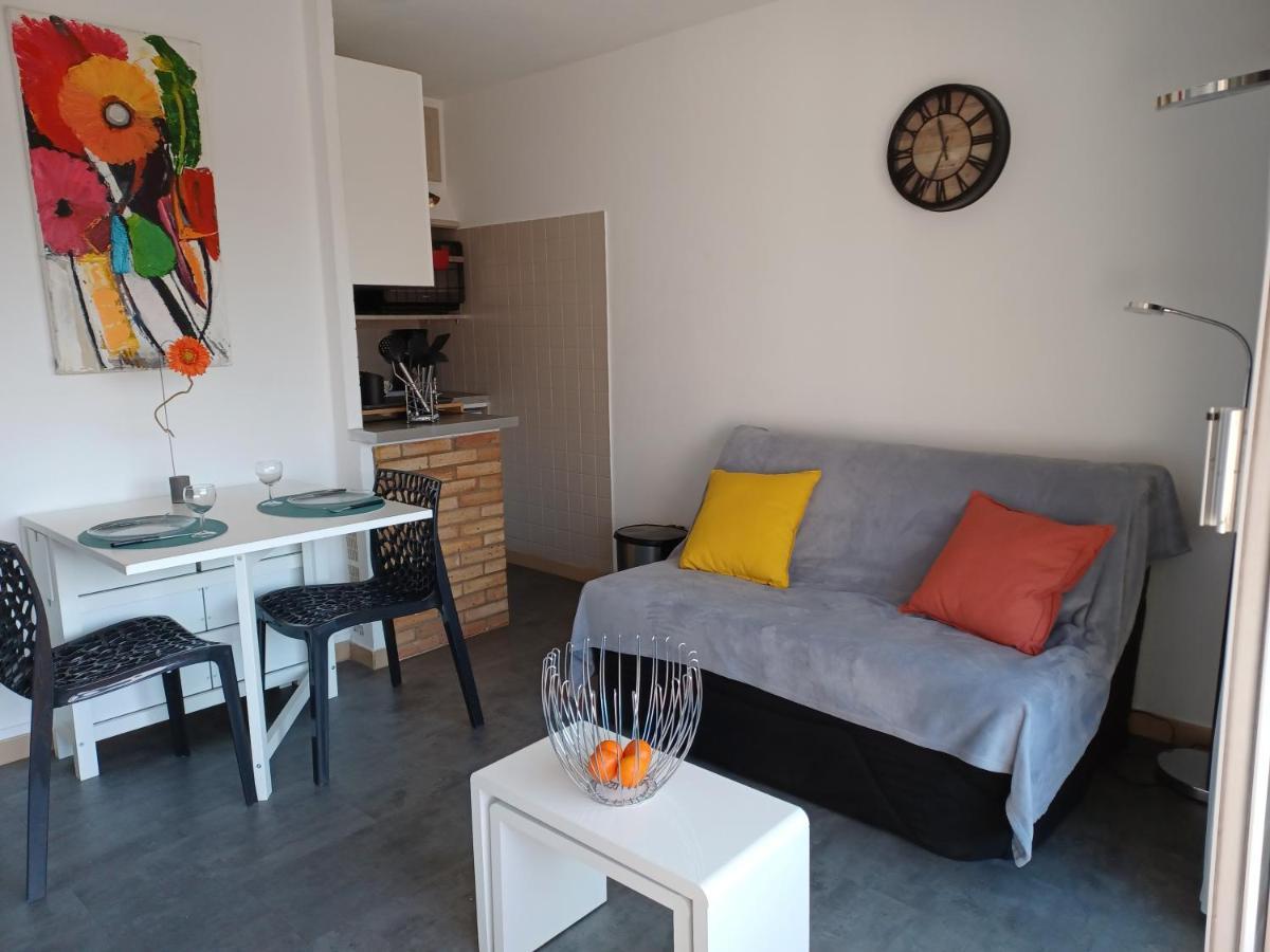 Appart Cosy En Bord De Mer - Port Santia Lucia St Raphael Сен-Рафаель Екстер'єр фото