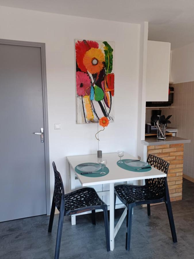 Appart Cosy En Bord De Mer - Port Santia Lucia St Raphael Сен-Рафаель Екстер'єр фото
