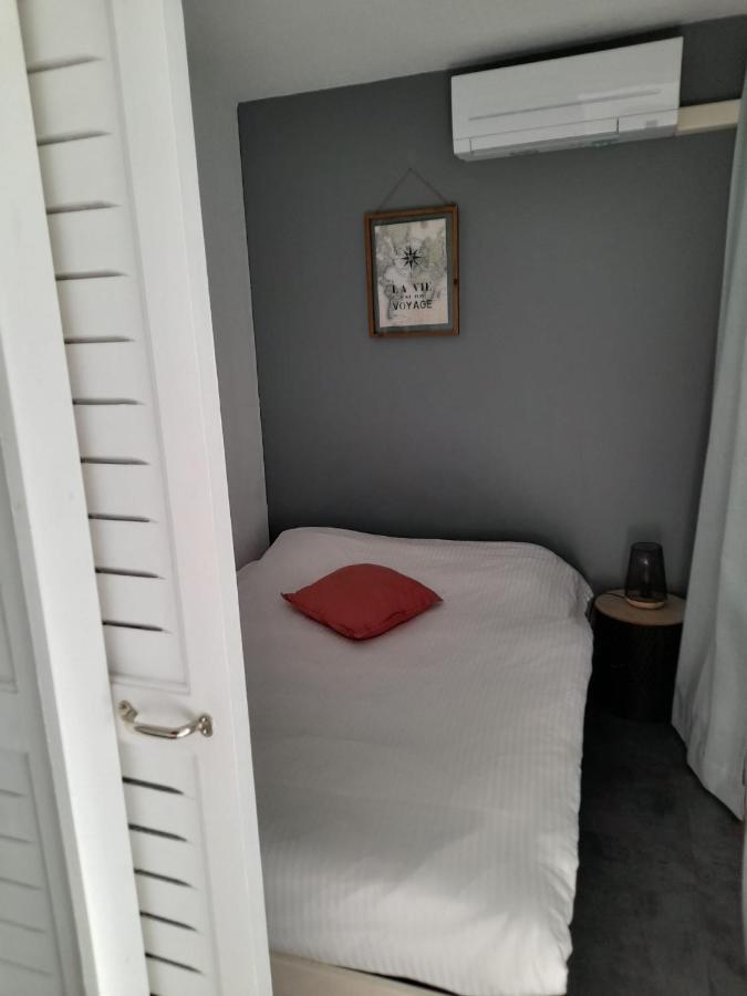 Appart Cosy En Bord De Mer - Port Santia Lucia St Raphael Сен-Рафаель Екстер'єр фото